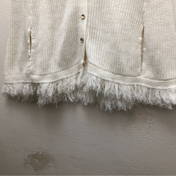 Growing Girls Girls' S ML Knitted Button Down Fringe Hem White Poncho Sweater - Picture 4 of 7